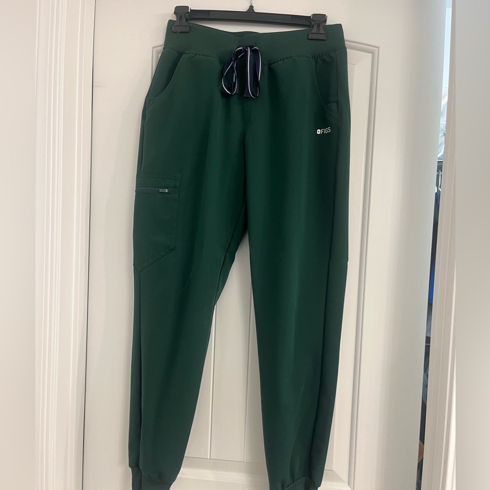 FIGS British Racing green Zamora joggers. SMALL